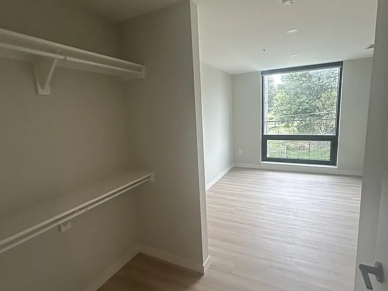 5616 South St #810 — Photo 9