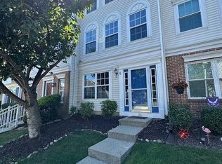 26 Giera Ct, Parlin, NJ 08859