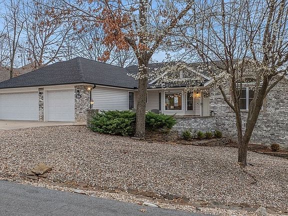 5th image of 1 Evelynia Cir