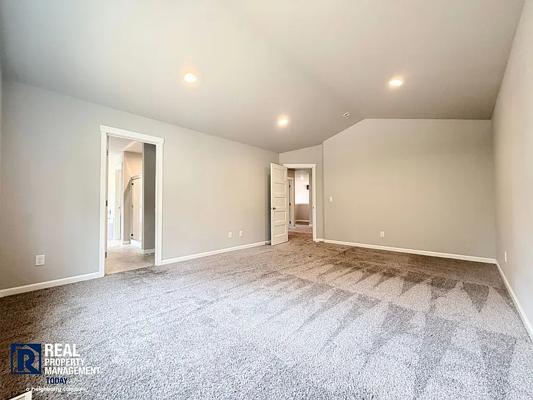 909 161st Street Ct E — Photo 20