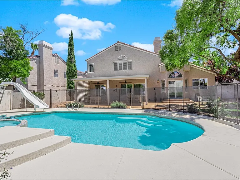 8112 Tropic Isle Cir — Photo 40