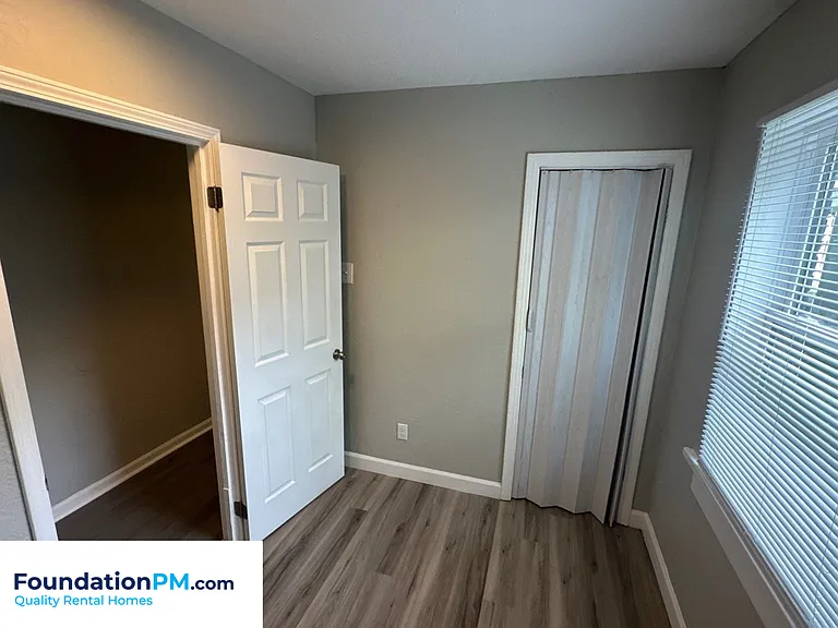 869 N Bingham St — Photo 7