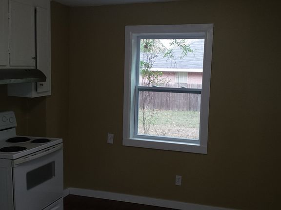 2nd image of 1112 N C St