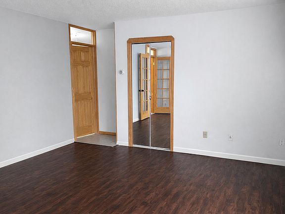5th image of 710 5th St SE #100