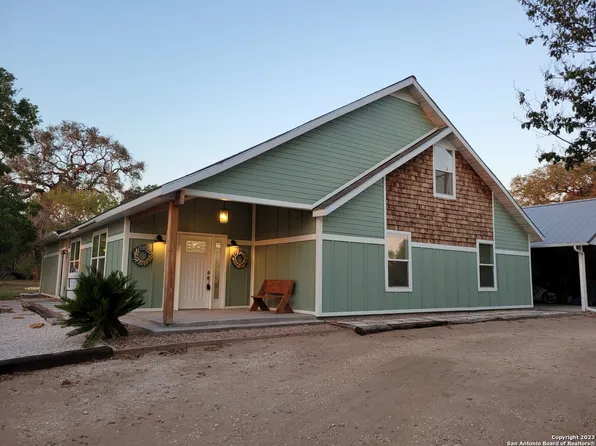 18565 Live Oak St, Lytle, TX 78052