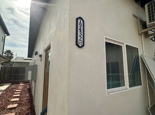 19432 1/2 Keswick St, Reseda, CA 91335