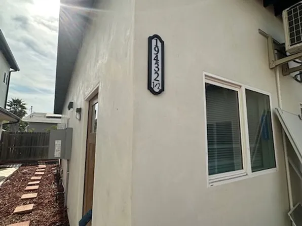 19432 1/2 Keswick St, Reseda, CA 91335