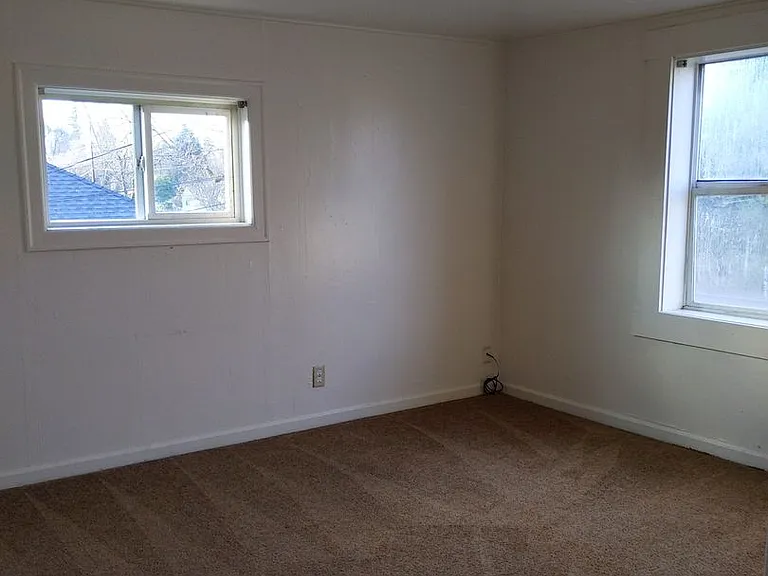330 Howard Ave — Photo 38