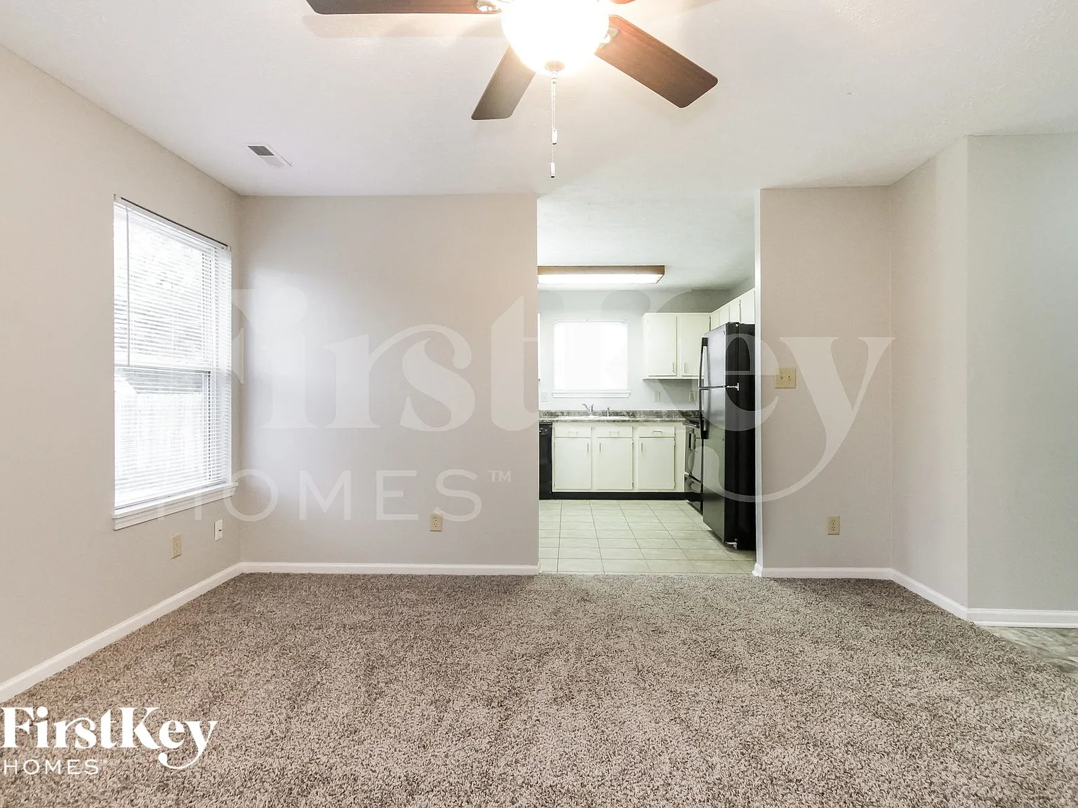 3 bed, 2.0 bath, 1038 sqft, $1,785 — Photo 2