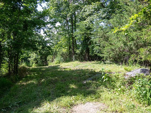 3rd image of 4.99 Hopkins Hollow Rd