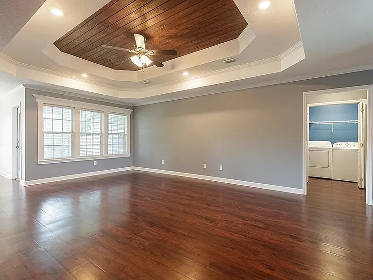 3964 Glen Laurel Dr W — Photo 2