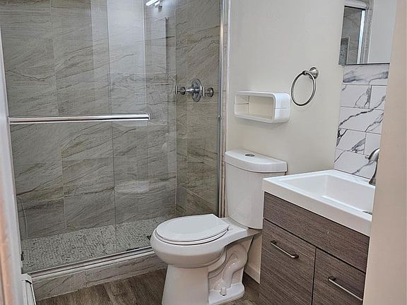 3rd image of 464 Columbia Ave Floor 2