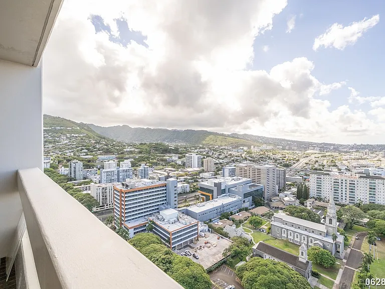 1212 Punahou St #3305 — Photo 10