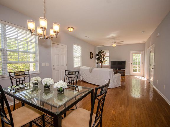 5th image of 121 Winding River Dr
