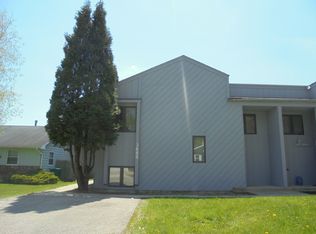 3689 Grandview Ave, Gurnee, IL 60031