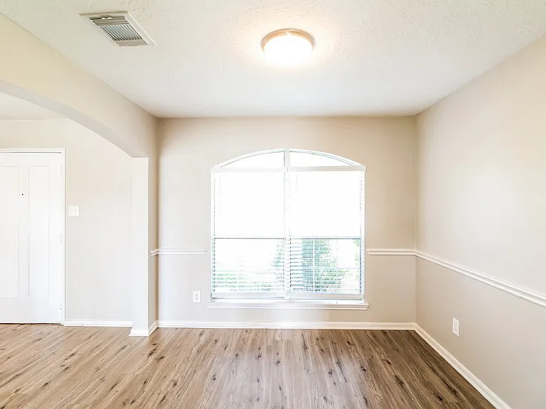 304 Cedar Branch Dr — Photo 6
