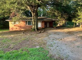25 Chestnut Dr, Newnan, GA 30263