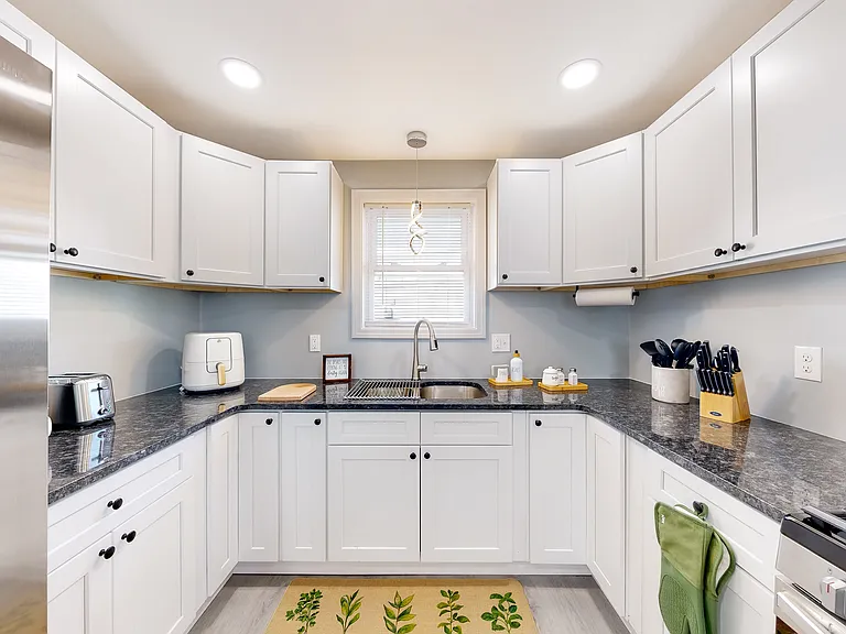 44 Hall St #1 — Photo 8