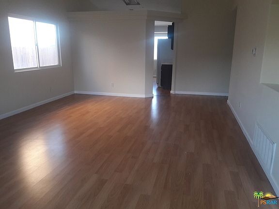4th image of 66727 Thunderbird Ln
