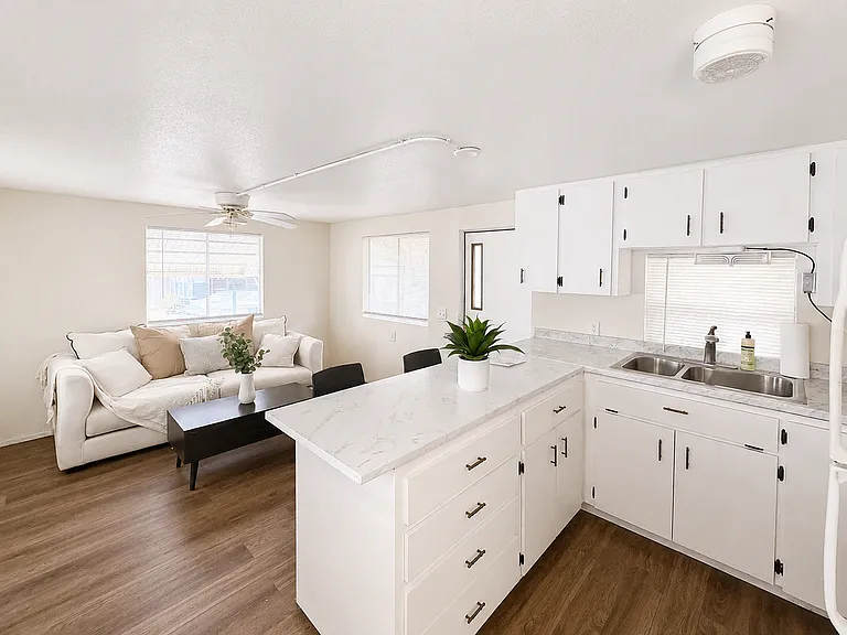 7425 Image Ln — Photo 7