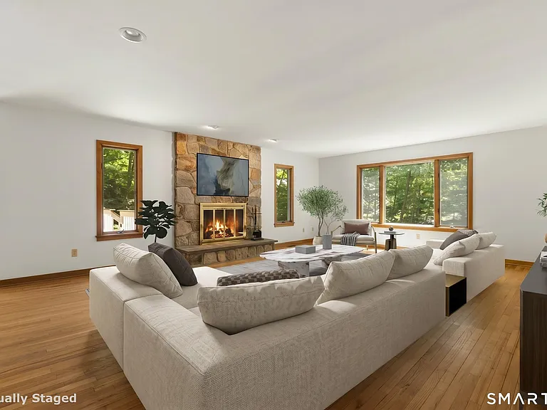 732 Den Rd — Photo 16