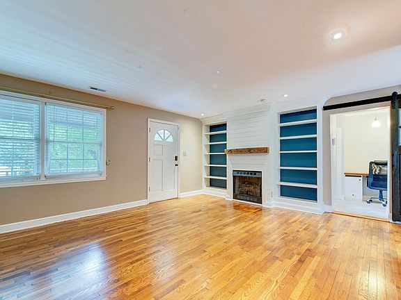 5th image of 2329 Kingsbury Dr
