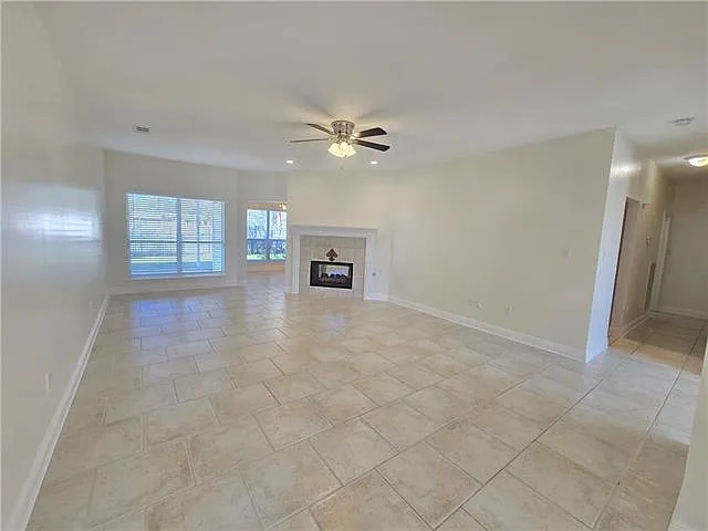 407 E Redbud Dr — Photo 5