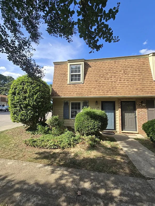 2 bed, 1.5 bath, 1072 sqft, $1,395 — Photo 1
