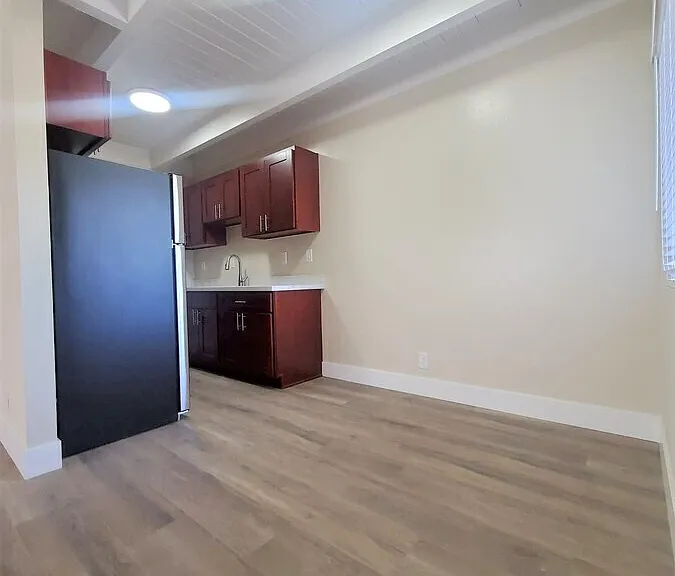 1835 Villa St #6 — Photo 4