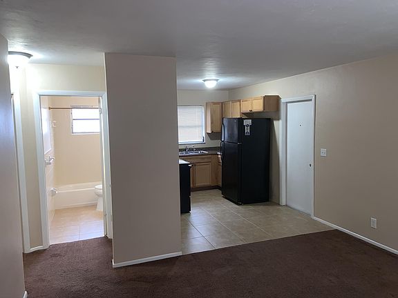3rd image of 4693 Gardenette St