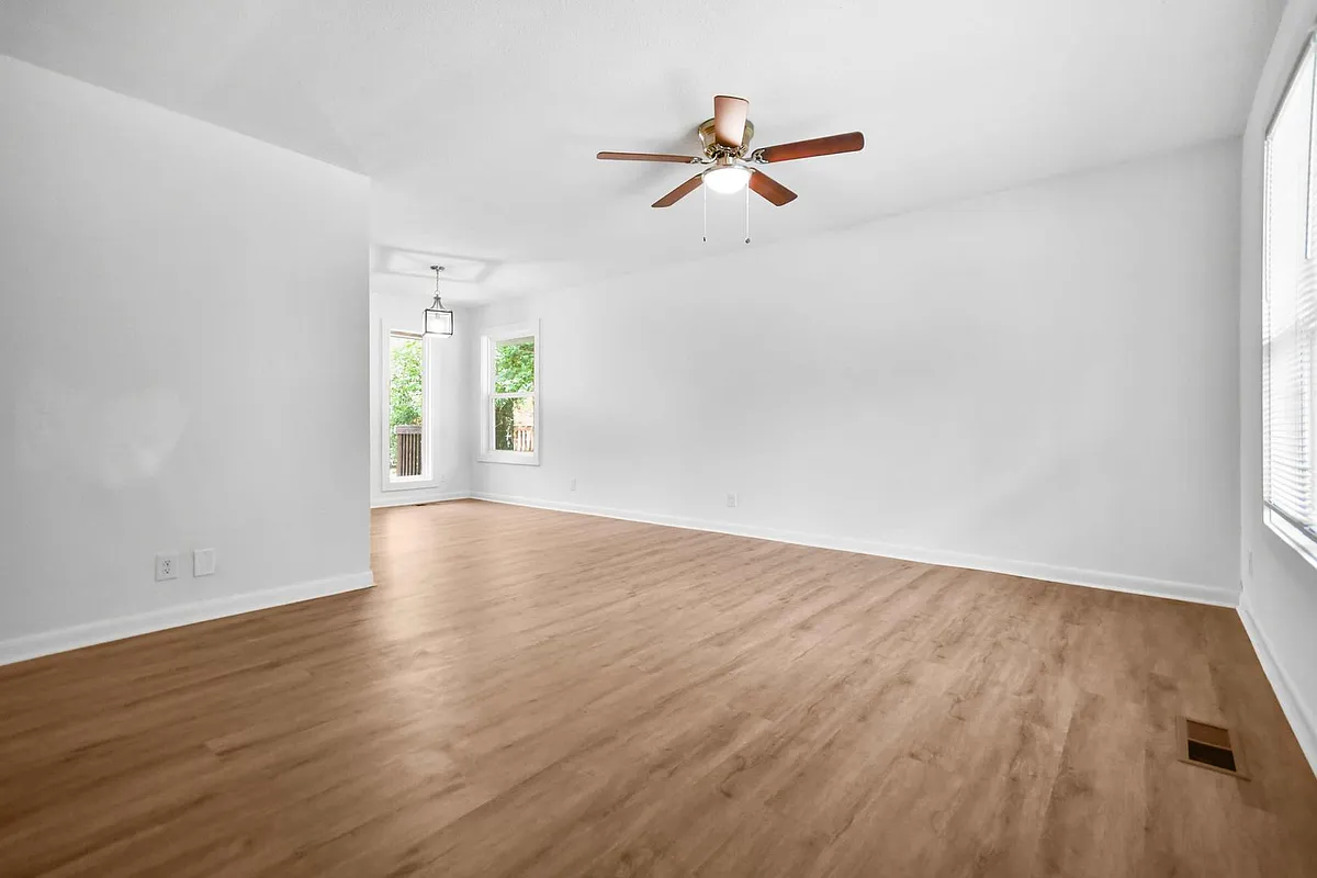 Building Photo - 207 Al Oerter Dr
