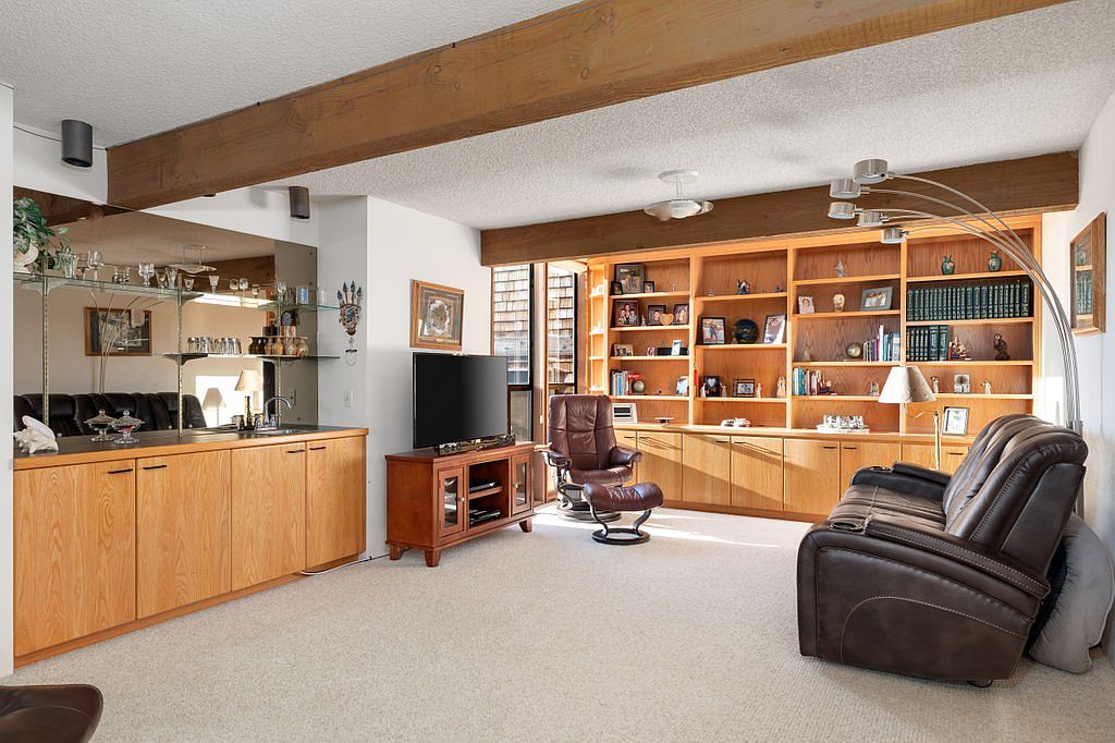 Oak Harbor, WA 98277