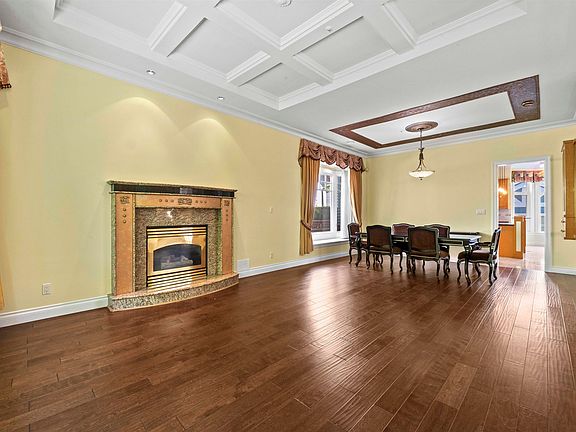 3rd image of 4530 Osler St