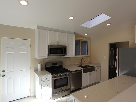 3rd image of 232 Twin Oaks Way