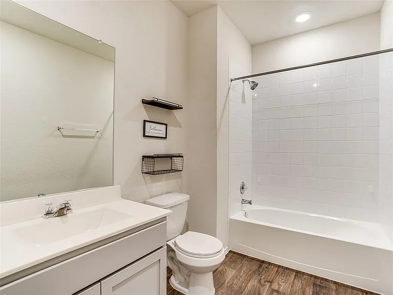 383 Sickle Loop — Photo 15