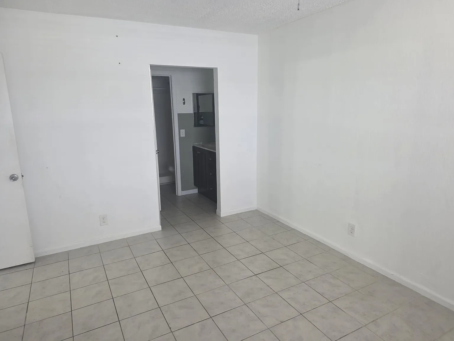 2 bed, 2.0 bath, 1000 sqft, $2,200 — Photo 4