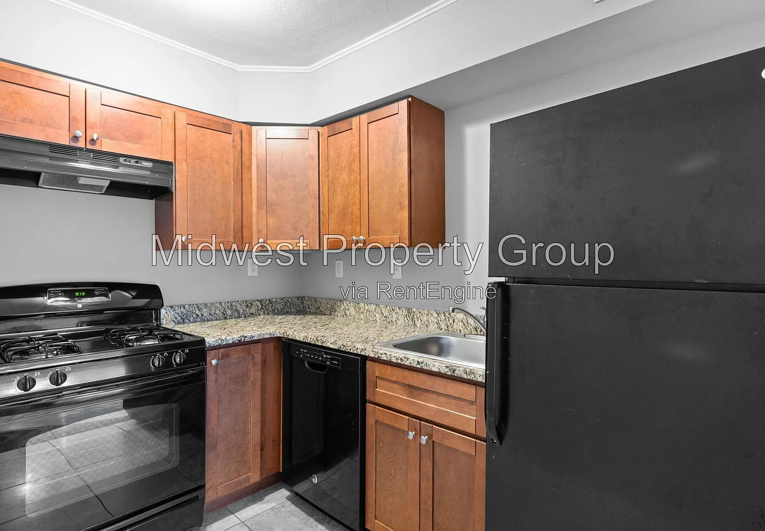 Parkwood Apartments — Photo 2