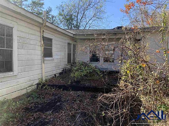 3rd image of 163 Carlos St