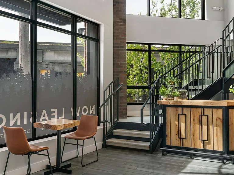 Iron Flats, Maude & Theo — Photo 23