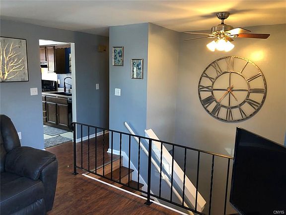 3rd image of 120 Royalton Dr
