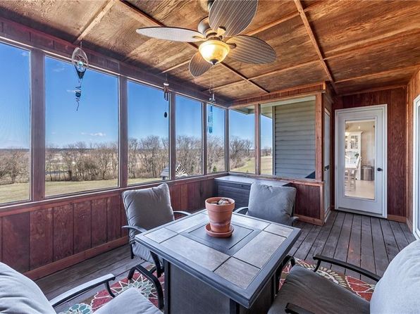 22056 Valley View Rd, Maryville, MO 64468