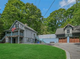 61 Youngs Hill Rd, Huntington, NY 11743
