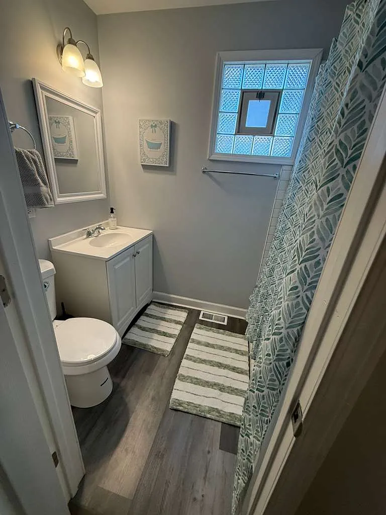 2922 N 74th Ave — Photo 1