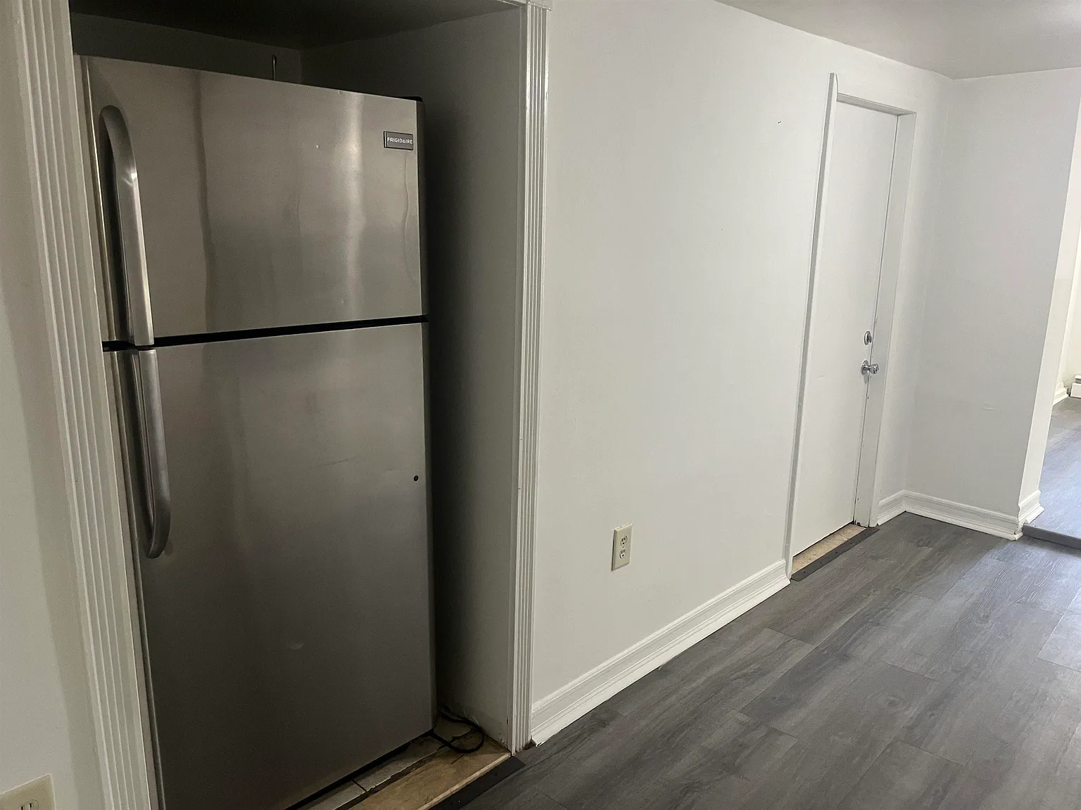 2 bed, 1.0 bath, $2,150 — Photo 3
