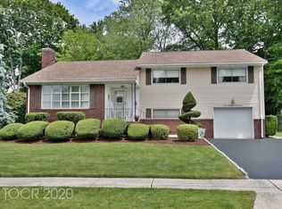 734 Sherwood Ct, Oradell, NJ 07649