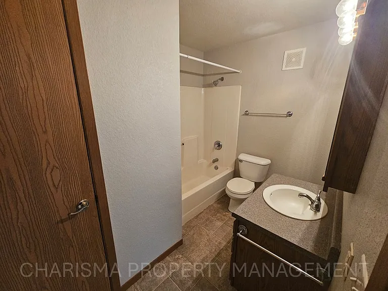 340 N Main Avenue — Photo 29