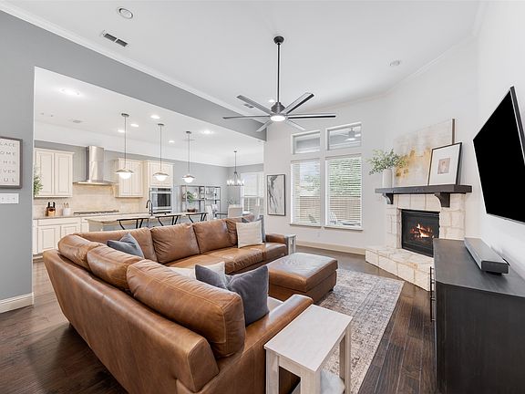 2nd image of 7512 Sabine Dr
