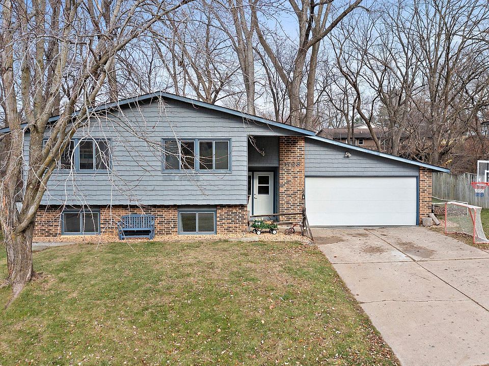 1st image of 1728 Woodland Dr