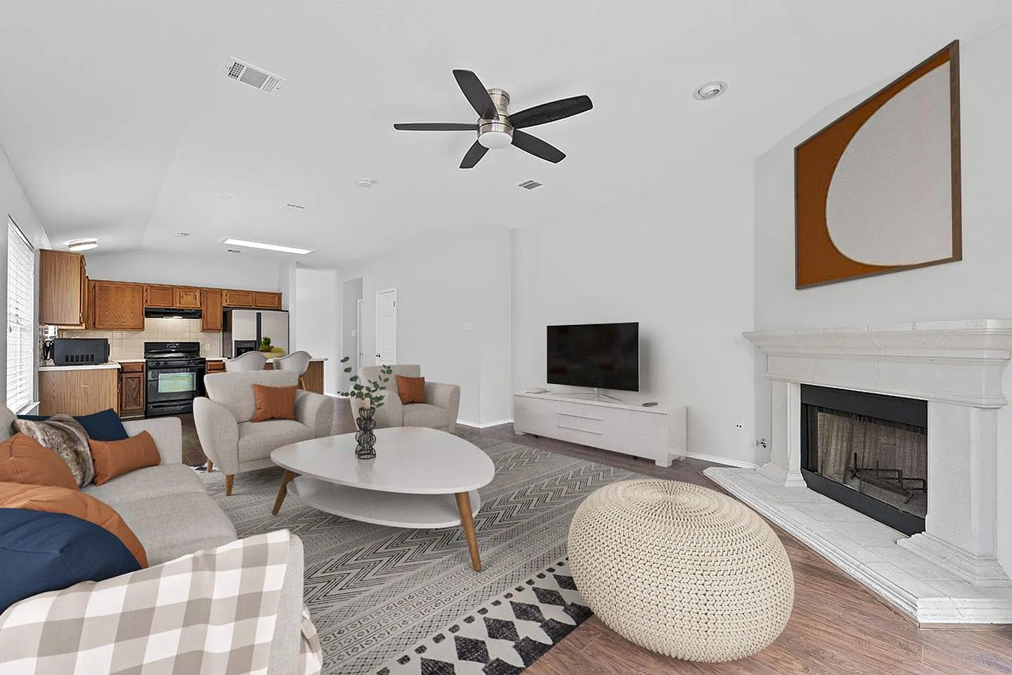 Spacious & comfy Willow Run home by Mills Pond — Photo 1
