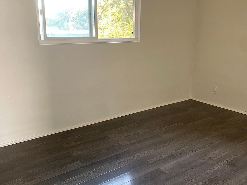 2nd image of 1006 French St